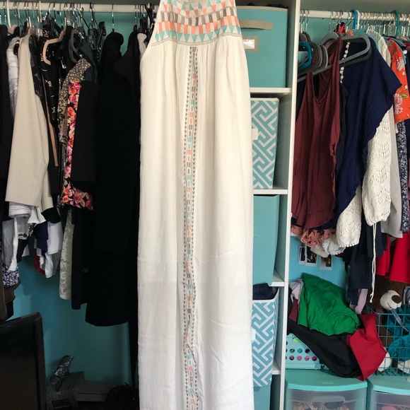 NWT White Maxi Dress - Picture 3 of 4